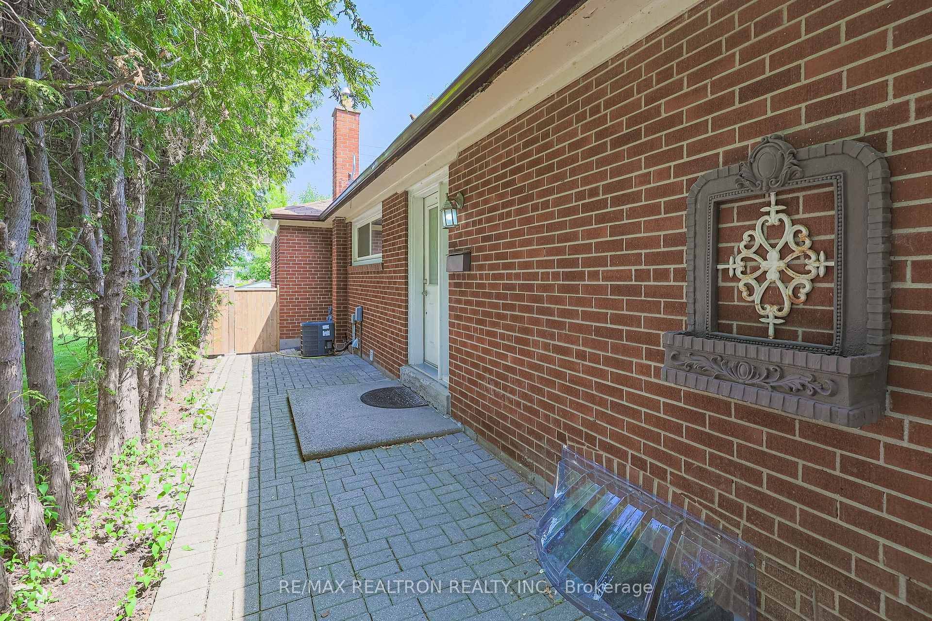 Markham, ON L3T 1K7,46 Meadowview AVE