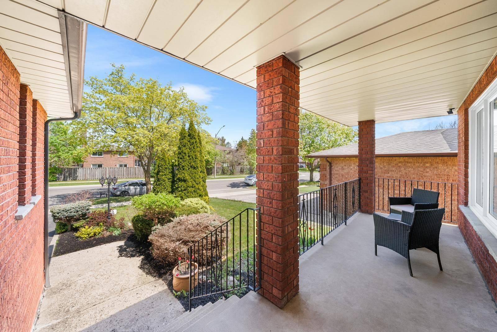 Mississauga, ON L5B 2S2,2602 Mason HTS