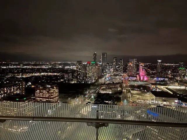 Mississauga, ON L4Z 0A8,50 Absolute AVE #4206