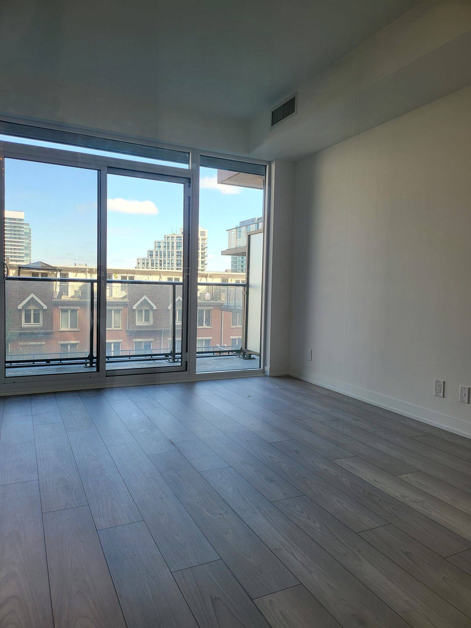 Toronto W01, ON M6K 0J2,285 Dufferin ST #304