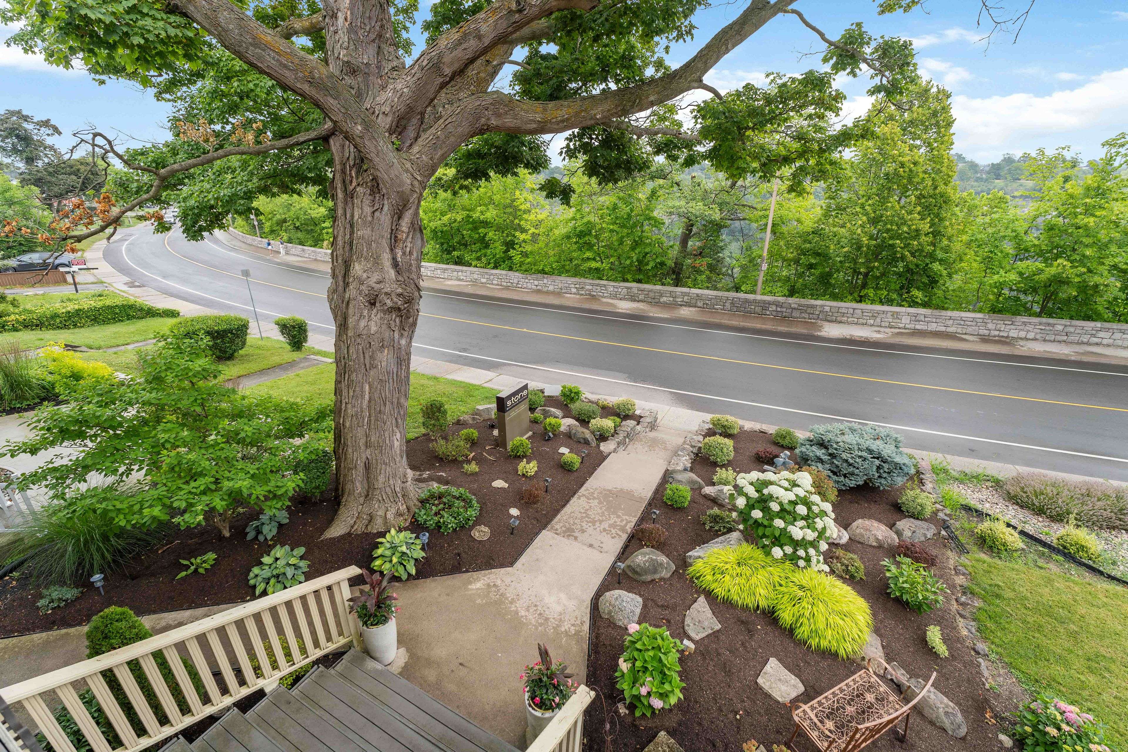 Niagara Falls, ON L2E 3G9,5225 River RD