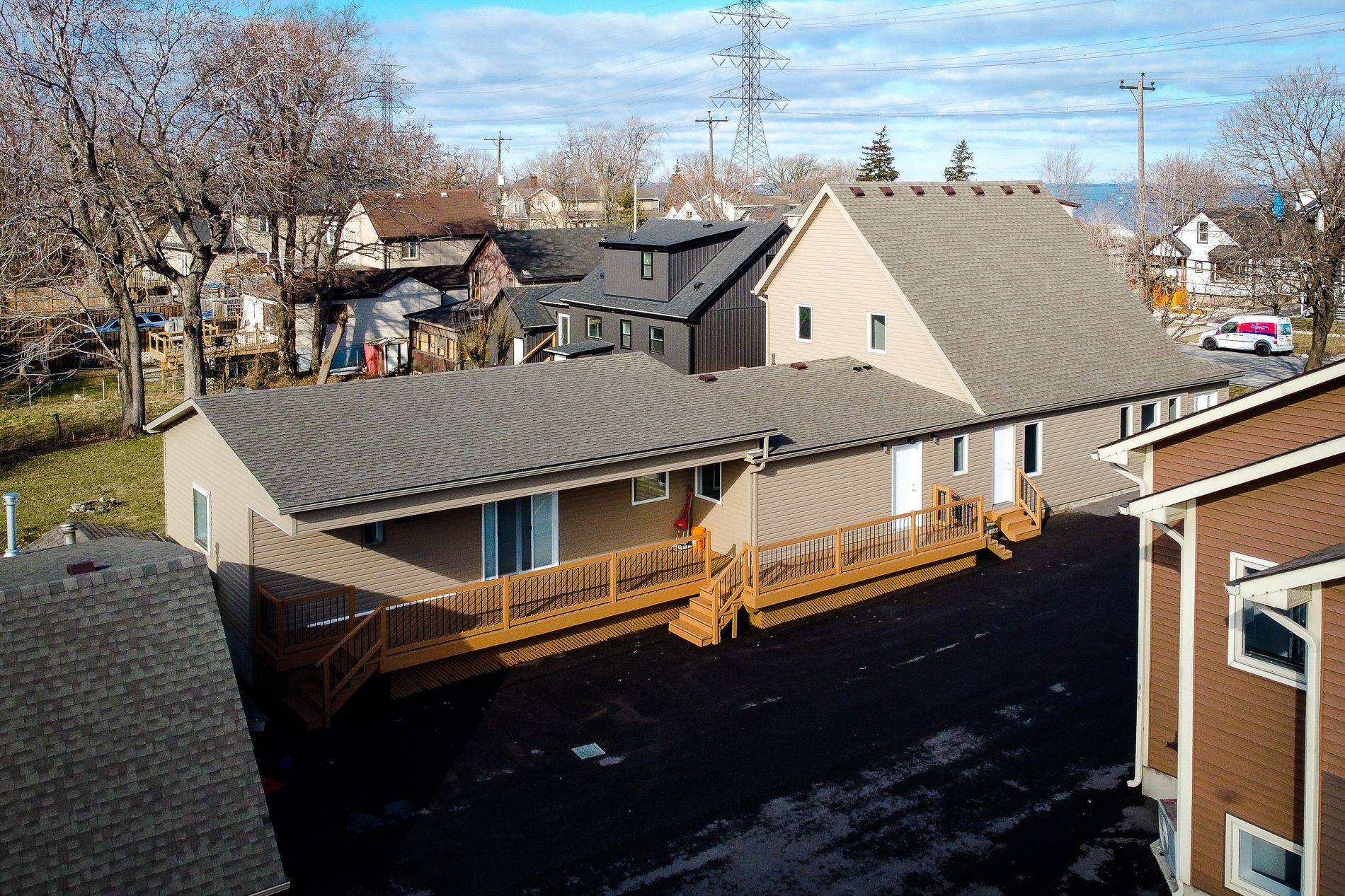 Hamilton, ON L8H 6V9,184 Beach BLVD