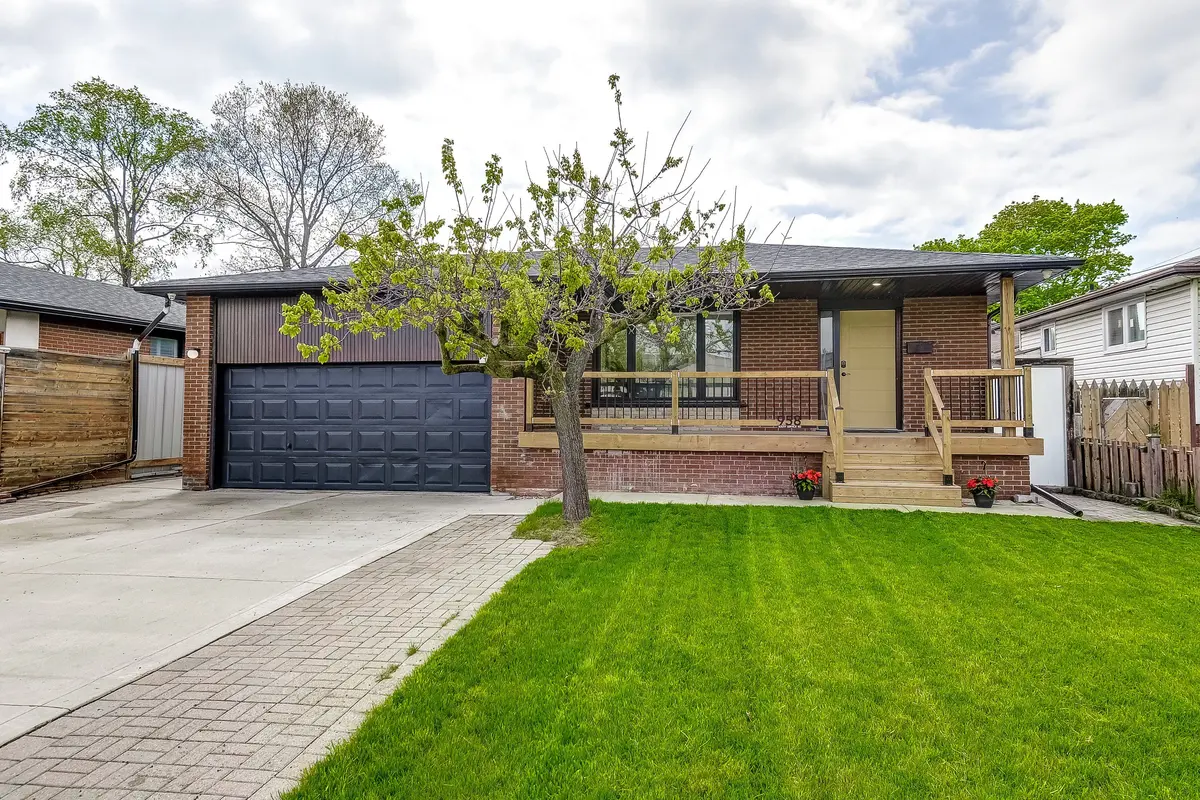 Mississauga, ON L5E 1V1,958 South Service RD