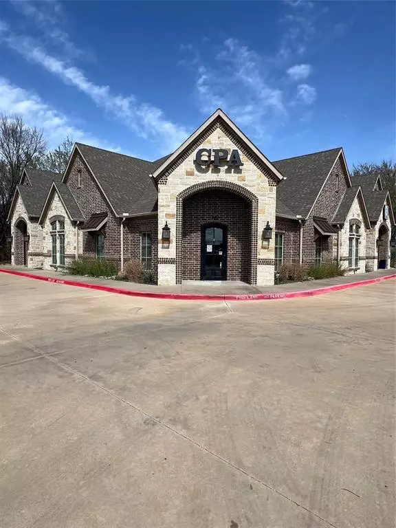 3000 N Highway 77, Waxahachie, TX 75165