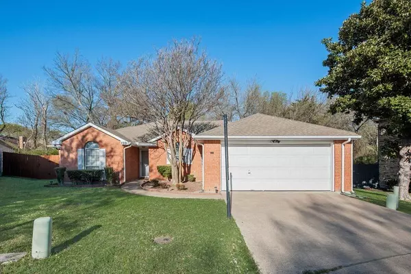 700 Ashbrook Drive, Desoto, TX 75115