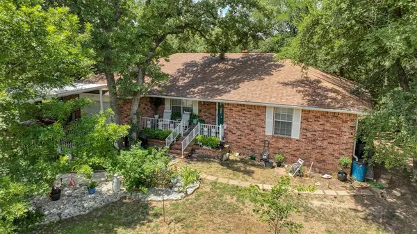123 Conway Lane, Azle, TX 76020