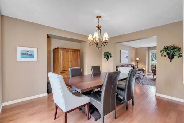 Calgary, AB T2Y 2V9,34 Evergreen TER SW