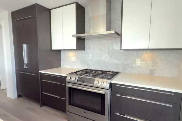 Calgary, AB T2R 1C2,930 16 AVE SW #1607