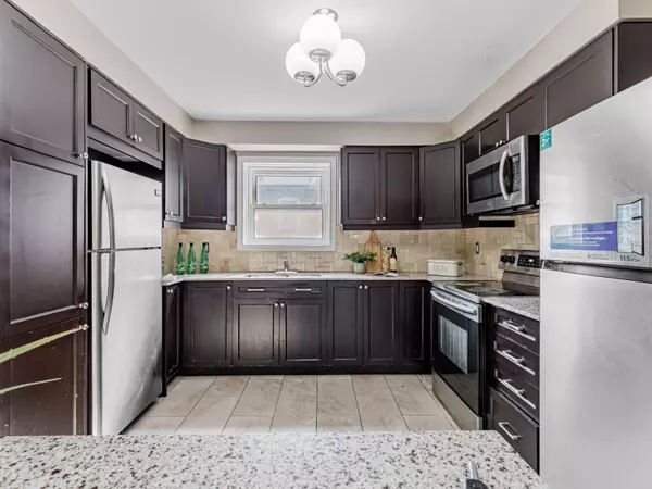 Toronto E08, ON M1J 3J5,64 Dale AVE