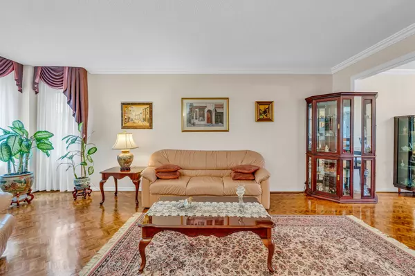 Vaughan, ON L4J 7R7,44 Brownridge DR