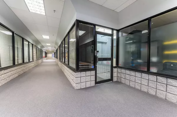 570 Hood RD #2, Markham, ON L3R 4G7