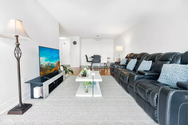 Toronto W10, ON M9V 5G8,3 Rowntree RD ##410
