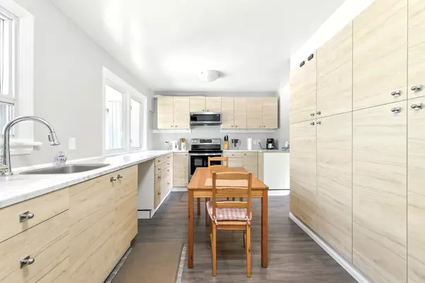 Deep River, ON K0J 1P0,60 Laurier AVE