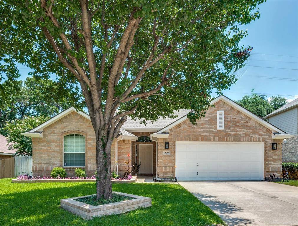 920 Park Forest Drive, Hurst, TX 76053