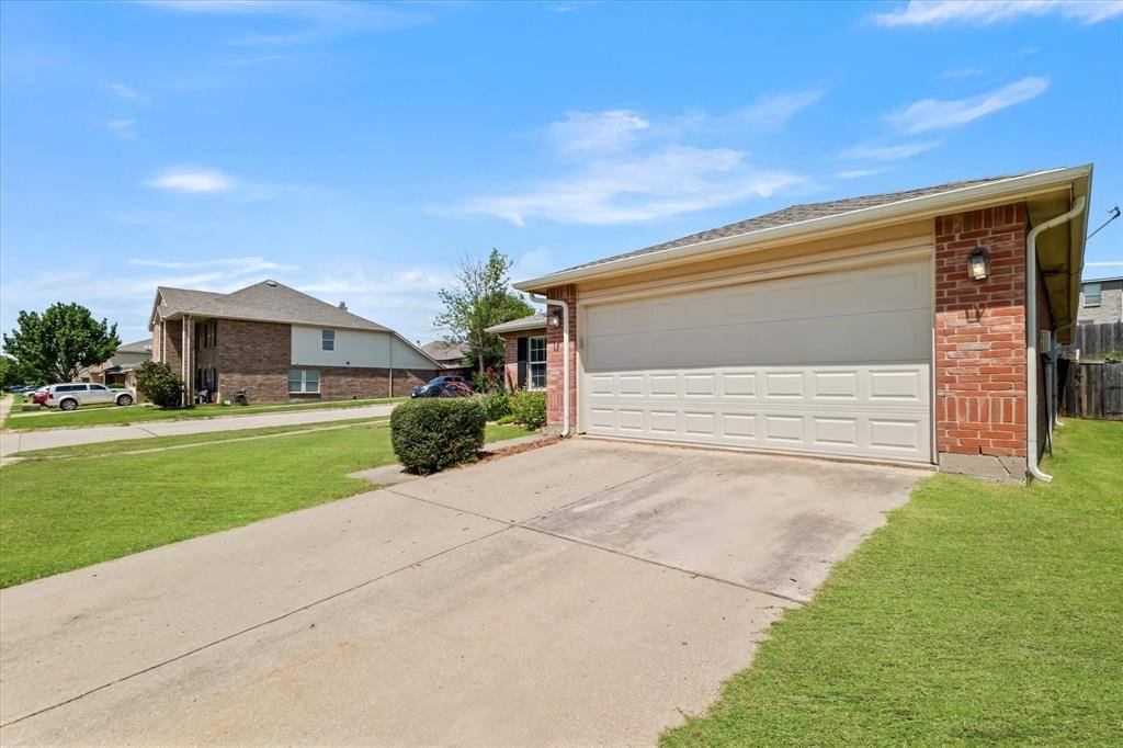 Denton, TX 76210,6301 English Saddle Lane