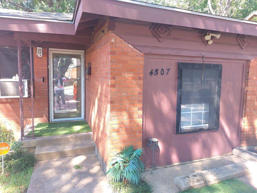 Dallas, TX 75216,4507 S Ewing Avenue