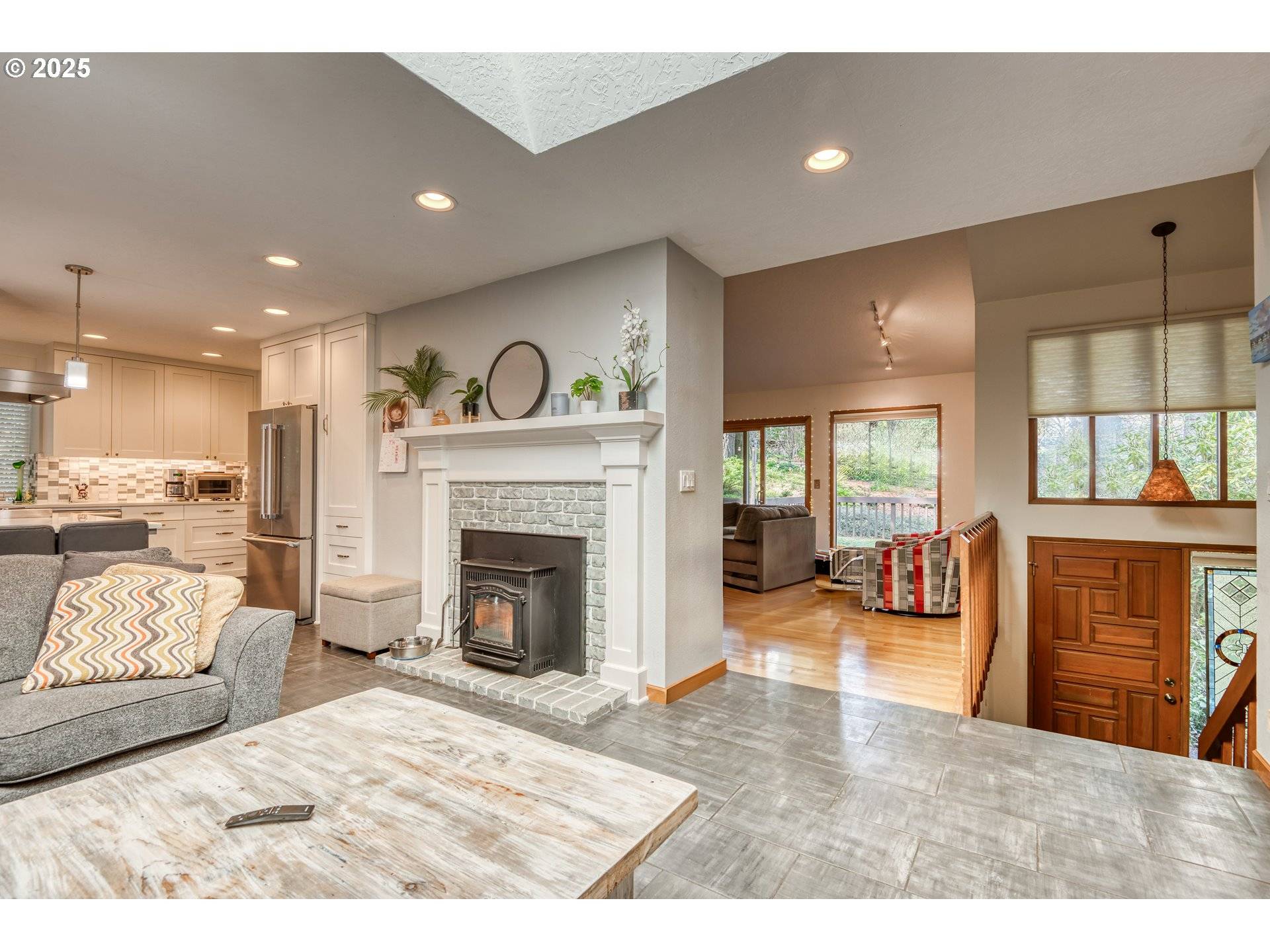 West Linn, OR 97068,2592 HILLCREST CT