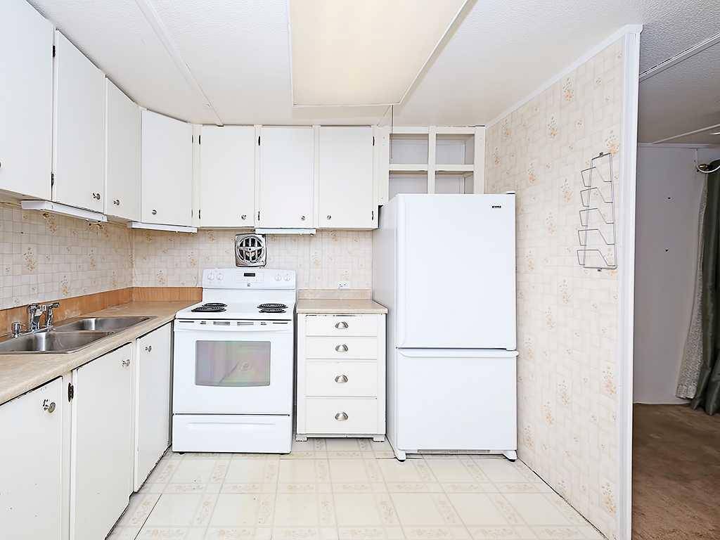 Calgary, AB T3B 5M7,3223 83 ST NW #78