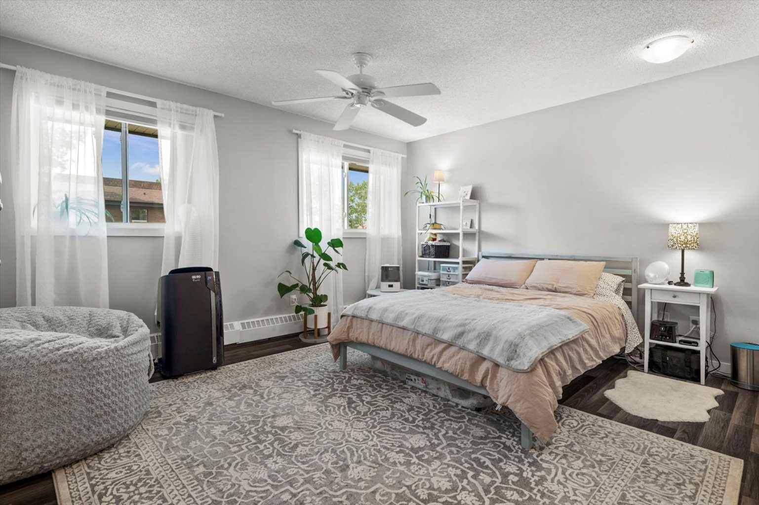 Calgary, AB T3H2P4,393 Patterson HL SW #3304