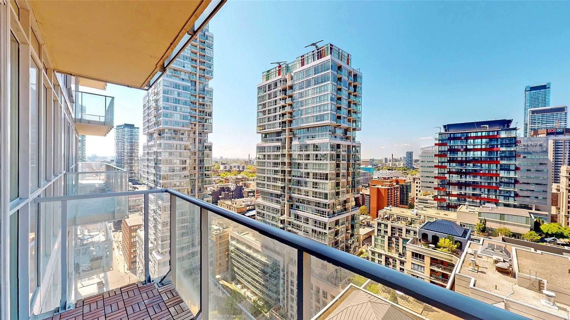 Toronto C01, ON M5H 4E6,126 Simcoe ST #2305