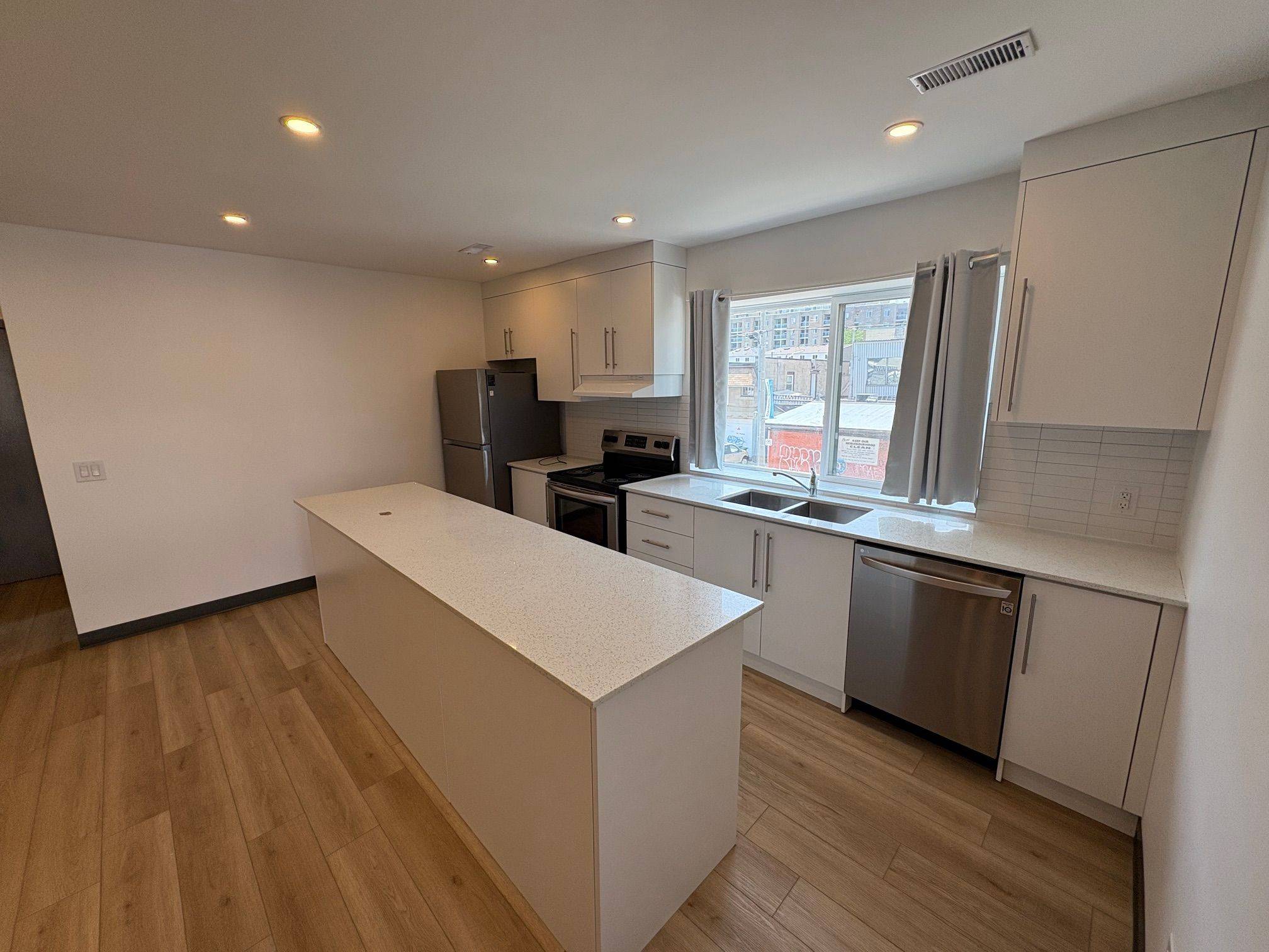 Toronto E02, ON M4C 1M3,2879 Danforth AVE #Unit 2