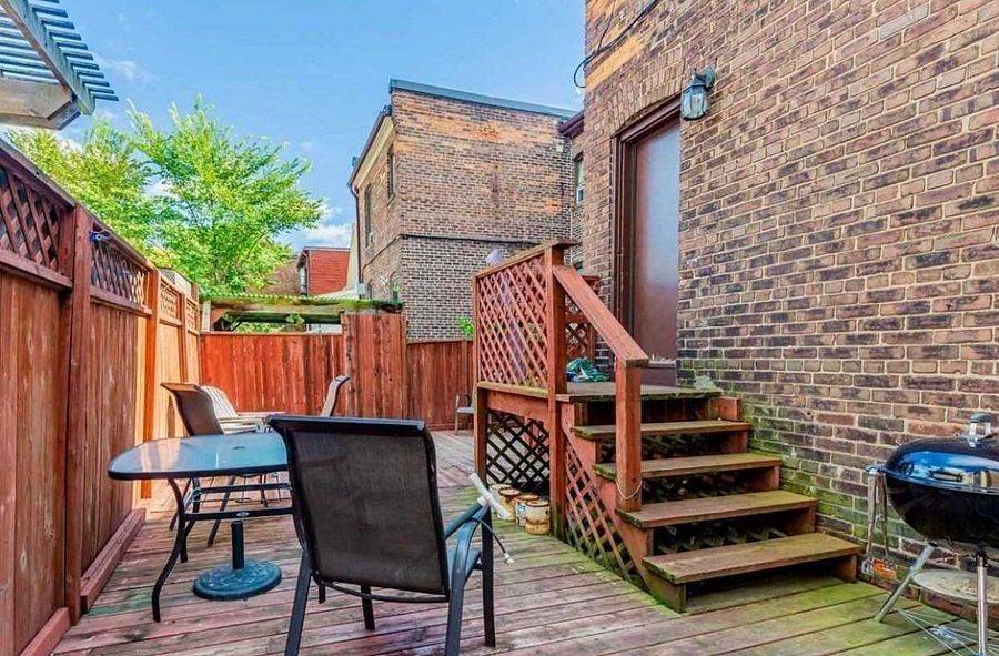 Toronto E02, ON M4L 1B7,4 Kew Beach AVE #Main
