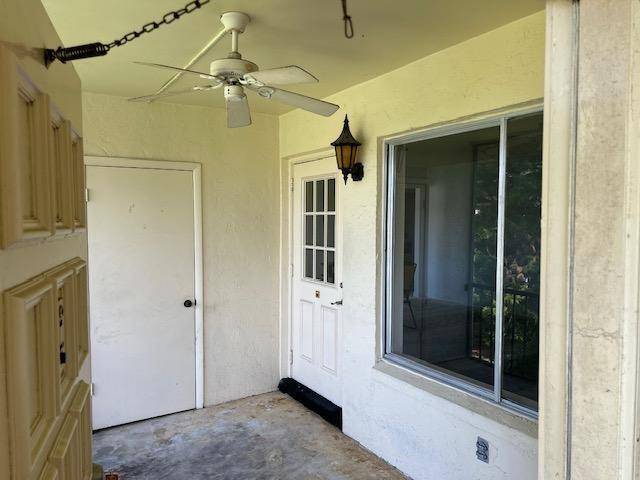 Greenacres, FL 33463,335 Knotty Pine Cir #A2