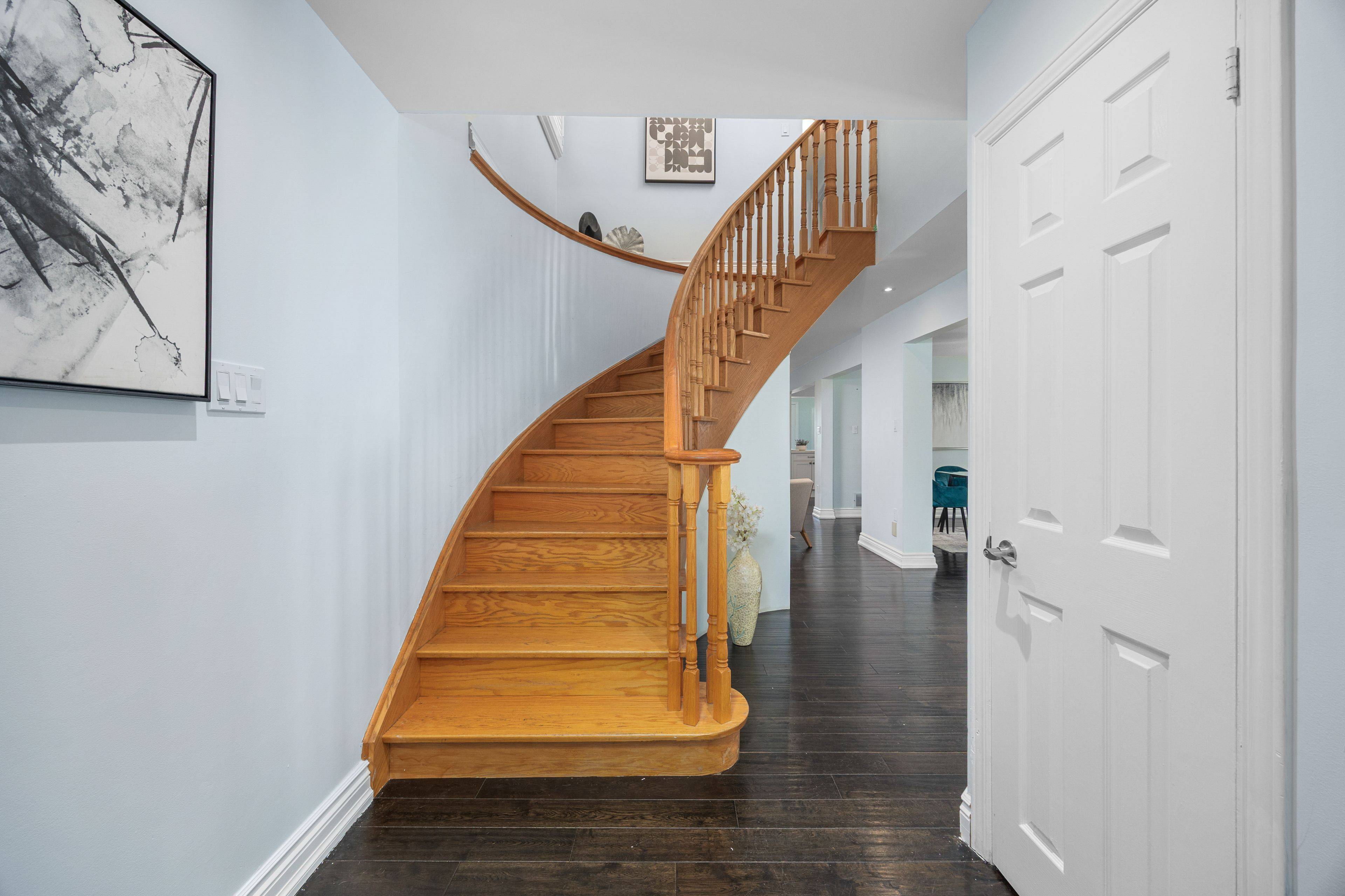 Mississauga, ON L4Z 2J6,438 ABERFOYLE CT