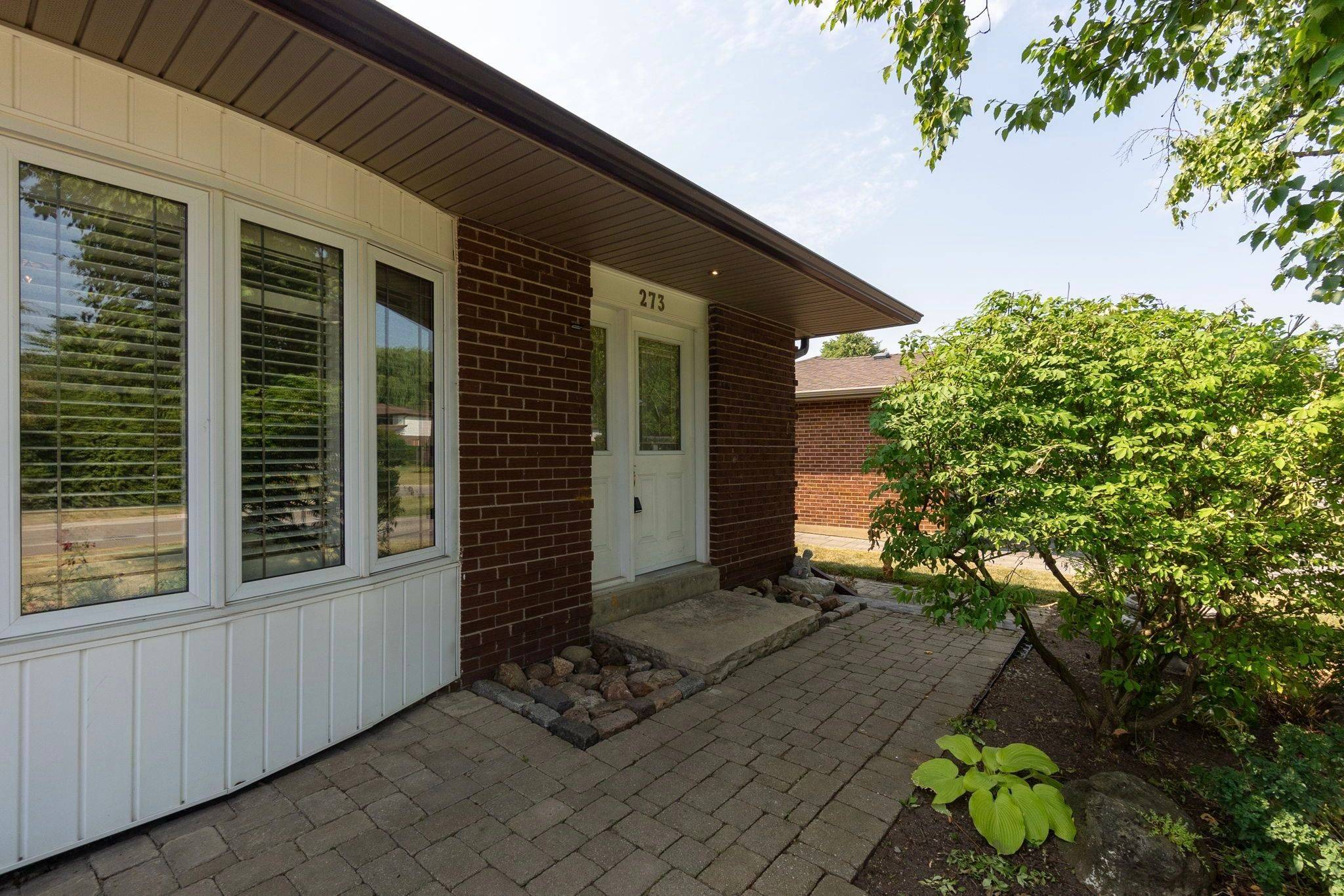 Caledon, ON L7E 2A2,273 Newlove DR