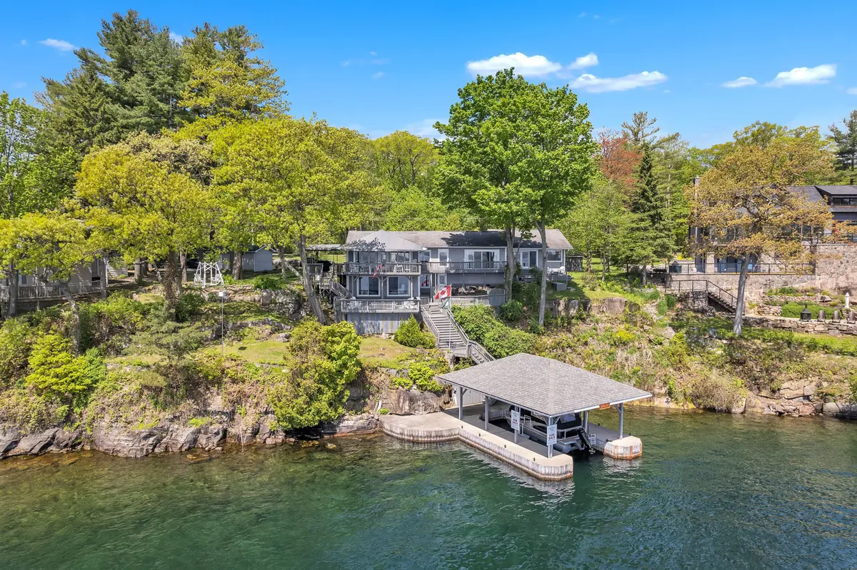 35 Riverview DR, Front Of Leeds & Seeleys Bay, ON K0E 1V0