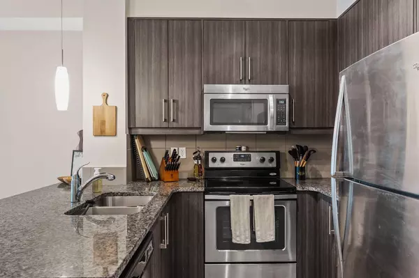 Calgary, AB T3M 2G7,402 Marquis LN SE #305