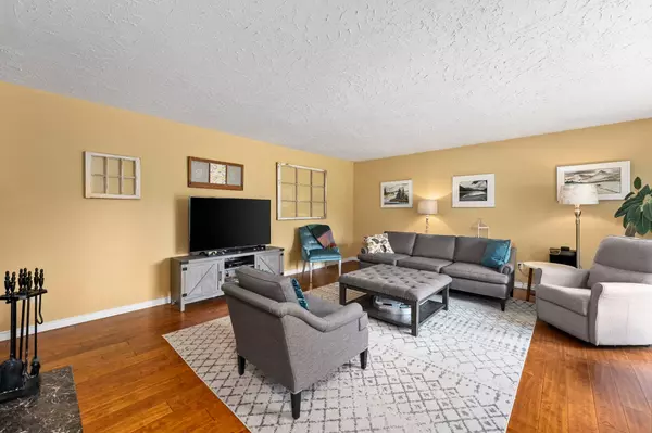 Uxbridge, ON L0E 1T0,292 Zephyr RD