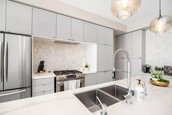 Oakville, ON L6H 0L4,177 Huguenot RD