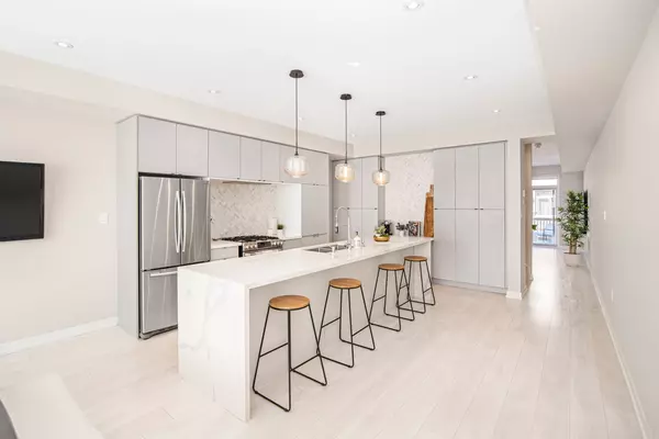 Oakville, ON L6H 0L4,177 Huguenot RD