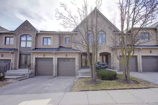 Oakville, ON L6H 6J3,2250 ROCKINGHAM DR #43