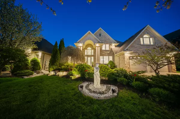 Kitchener, ON N2P 2W8,215 Black Maple CT