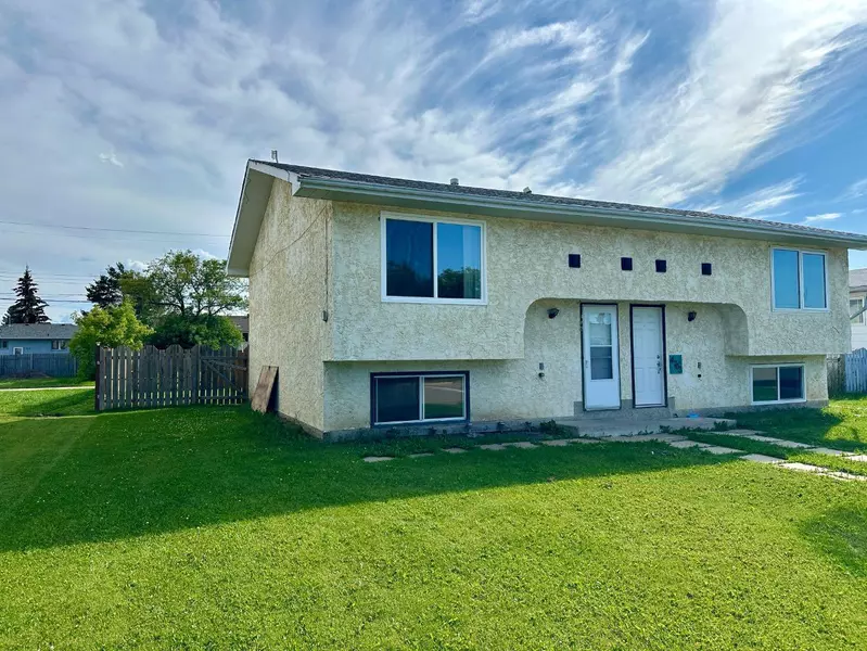 4701 46 AVE, Mayerthorpe, AB T0E 1N0