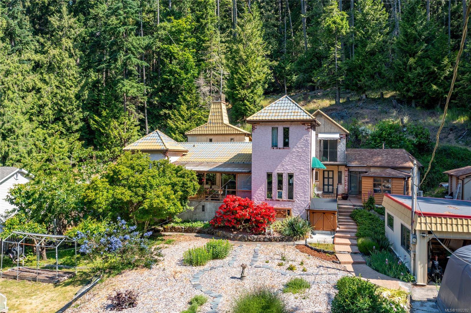 2610 Crowsnest Dr, Pender Island, BC V0N 2M2