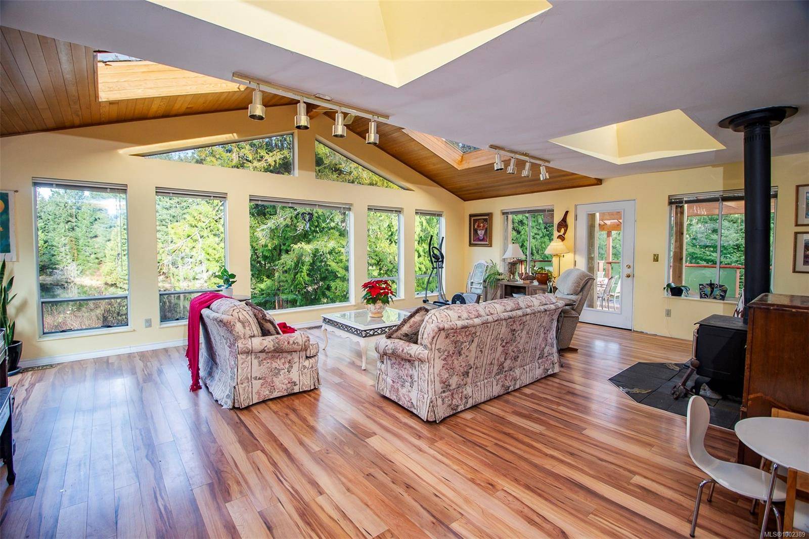 3193 Farrar Rd, Nanaimo, BC V9G 1E1