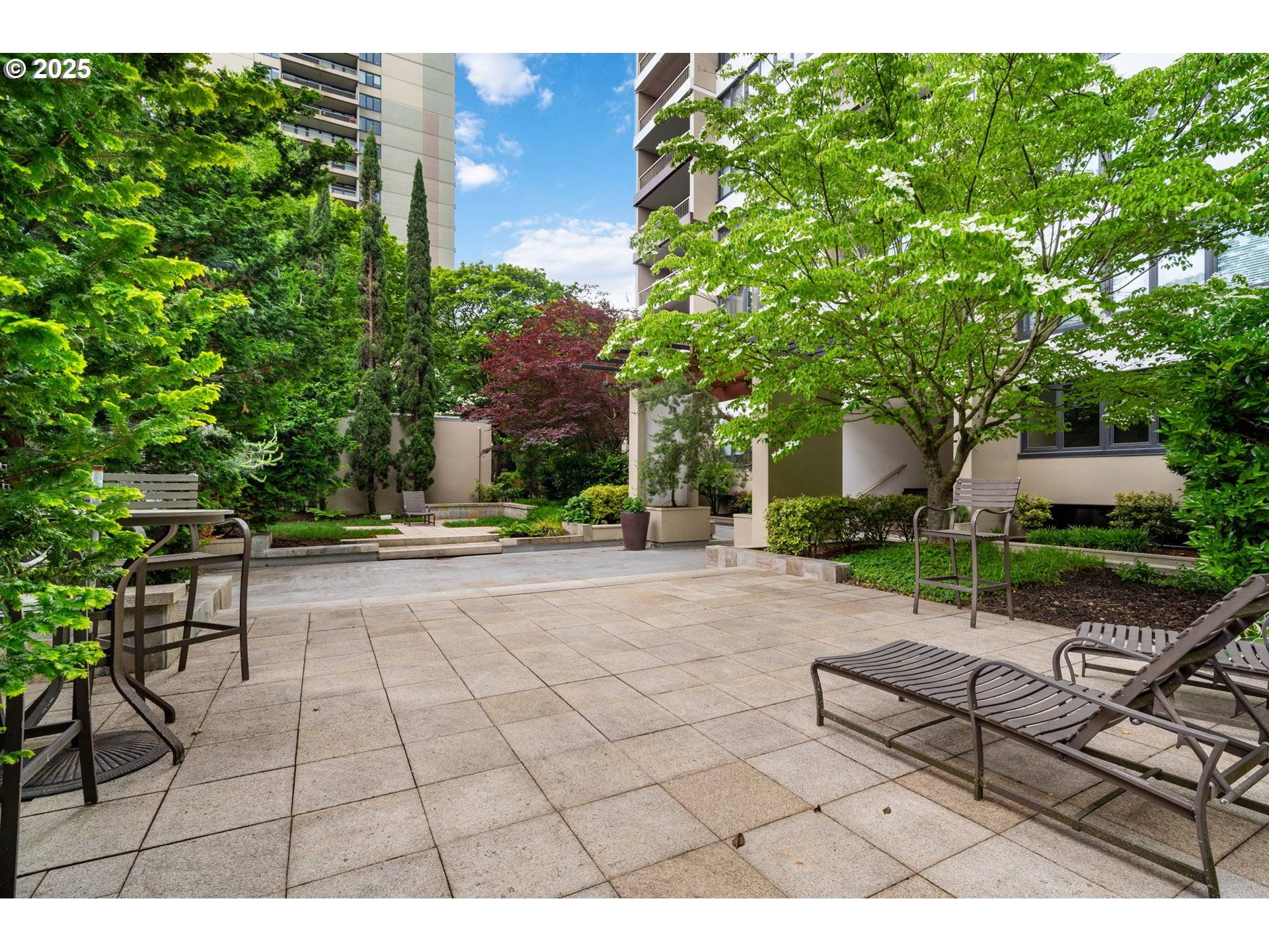 Portland, OR 97201,255 SW HARRISON ST #TH5