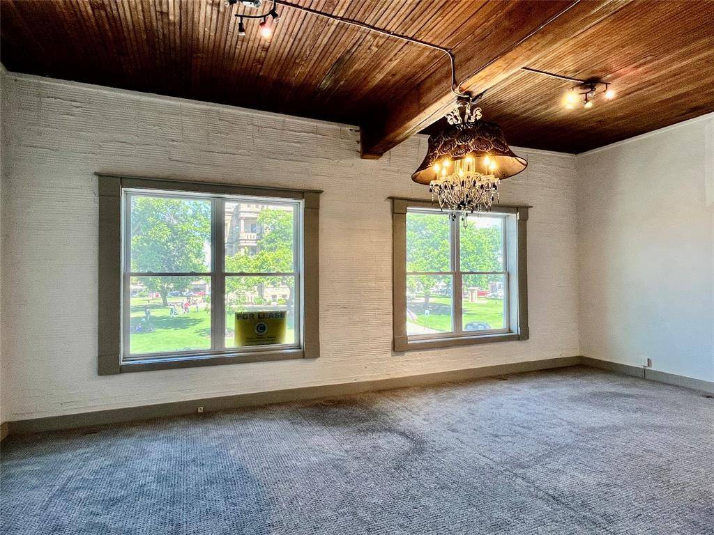 Denton, TX 76201,117 A N Elm Street