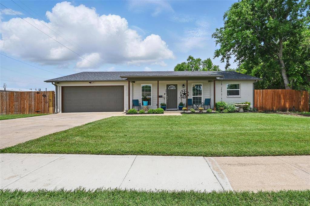 201 E Eller Avenue,  Crowley,  TX 76036