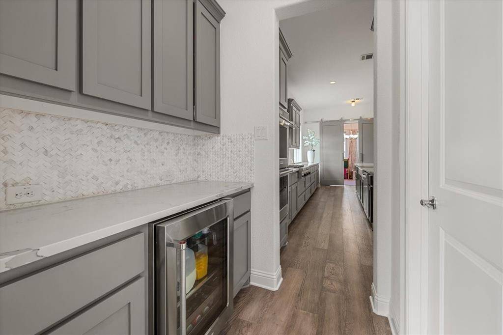 Fort Worth, TX 76008,2016 Roundtree Circle E