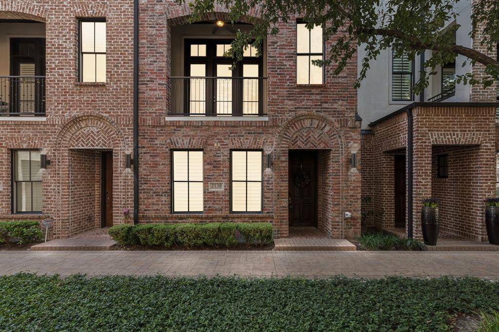 Dallas, TX 75201,2138 Aylesport Drive