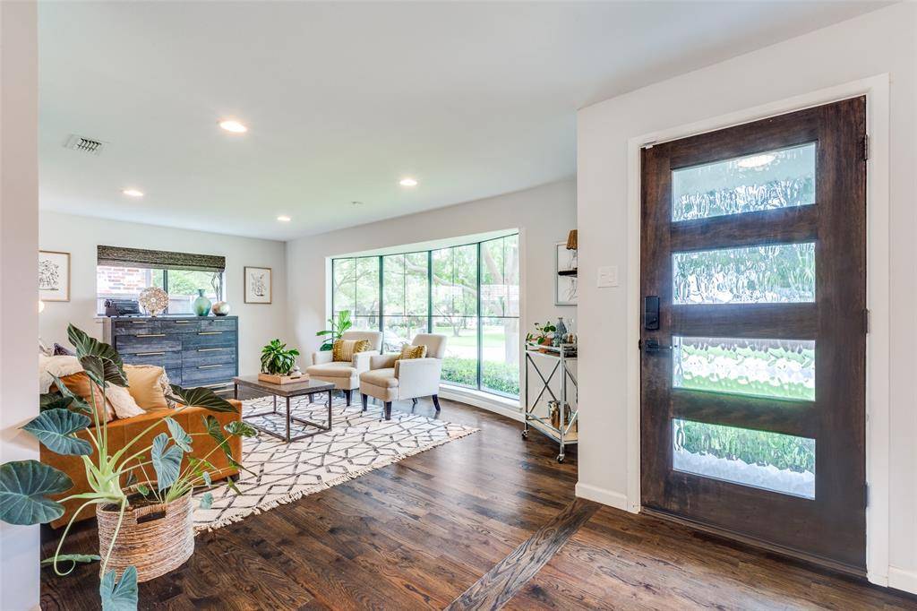 Dallas, TX 75229,10710 Lathrop Drive