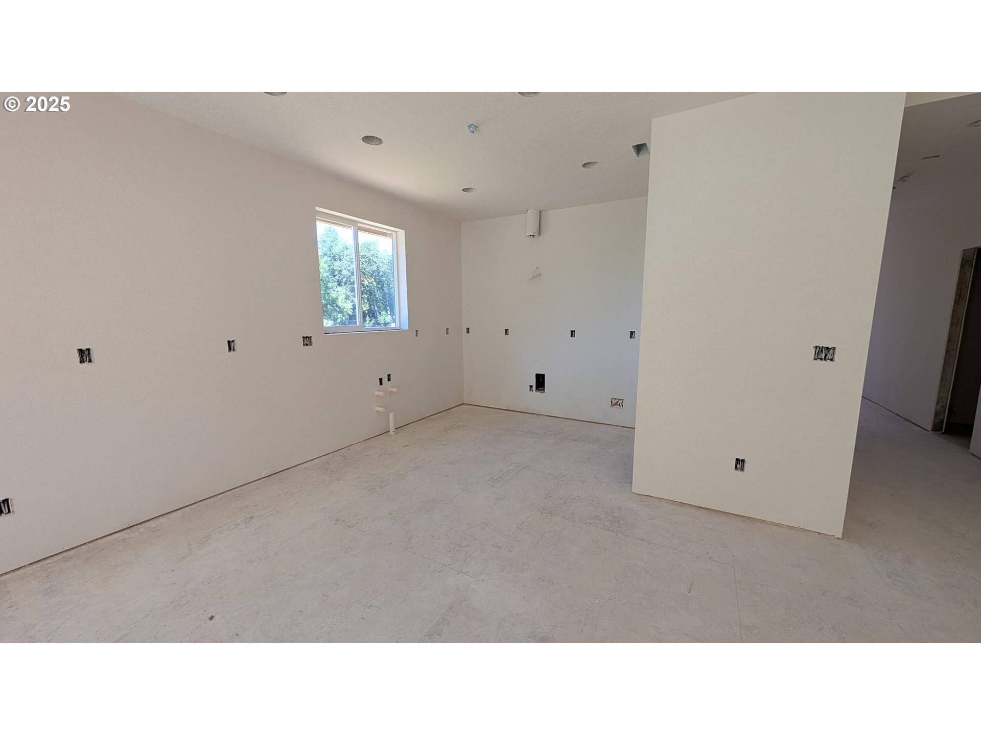 Newberg, OR 97132,996 E RORK CT