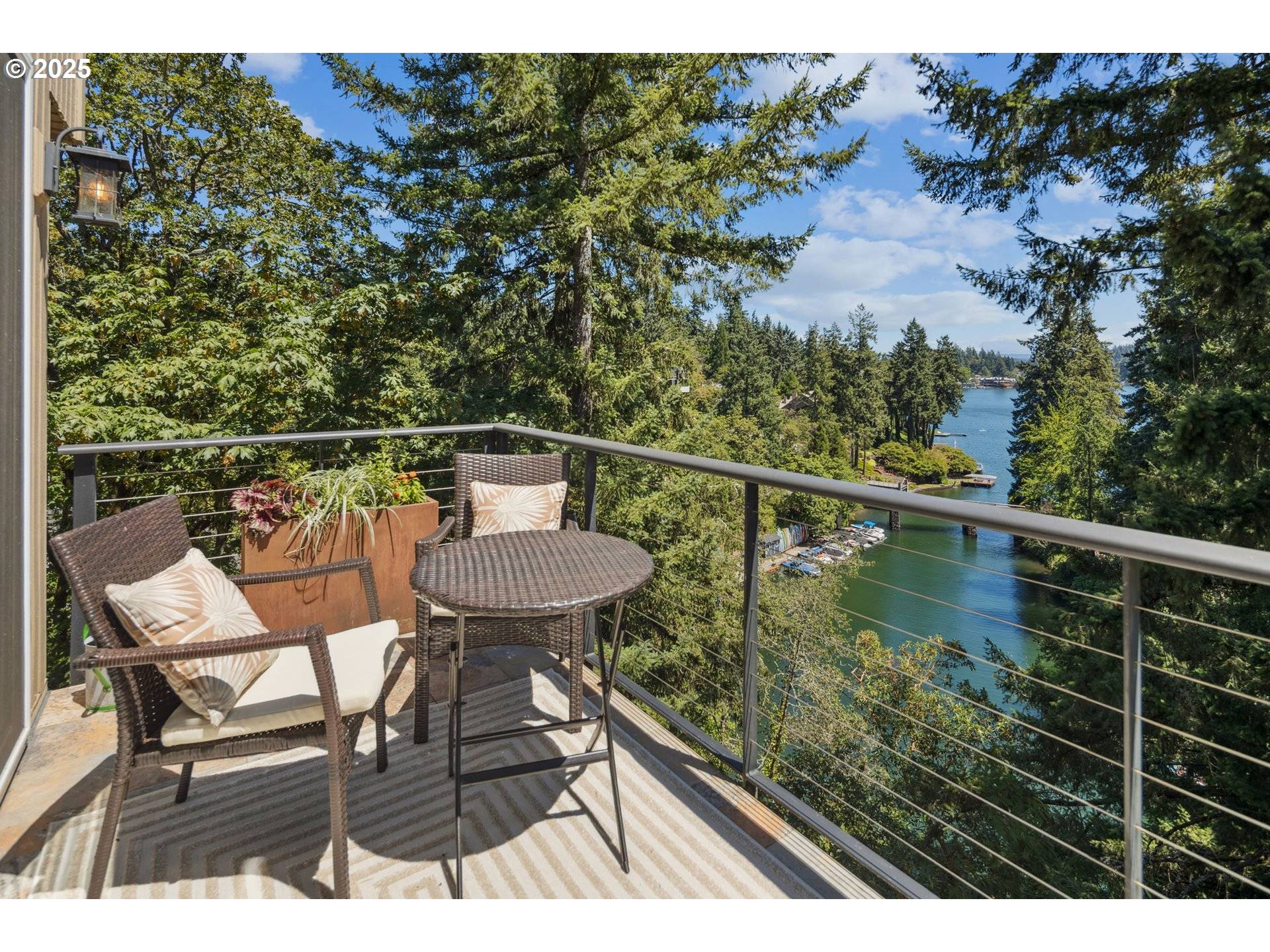 Lake Oswego, OR 97034,15400 DIAMOND HEAD RD