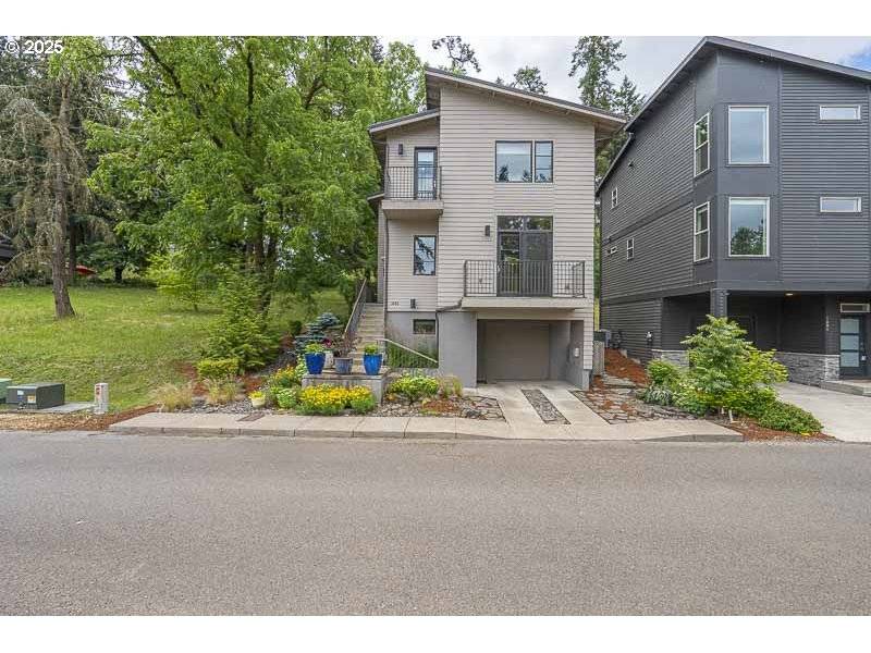 1892 COUSTEAU LOOP SE, Salem, OR 97302