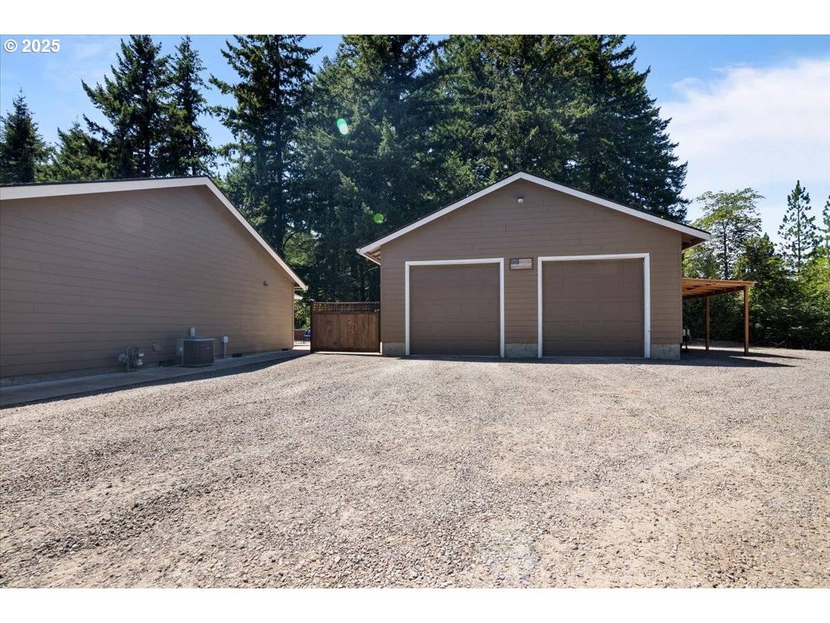 Lyons, OR 97358,201 IRONWOOD CT