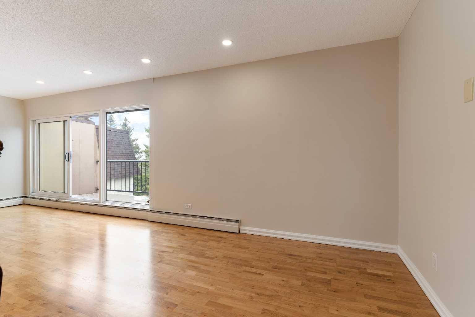 Calgary, AB T3C 2Y8,332 Cedar CRES Southwest #301